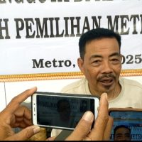 Kota Metro “Besar Pasak dari Pada Tiang ” Usul “Lek Darsono ” Blud Dan Sampah di Suwatakan.
